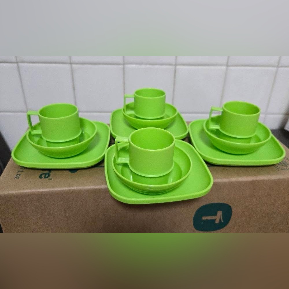 Tupperware Beautiful Set for Kids Mini party set